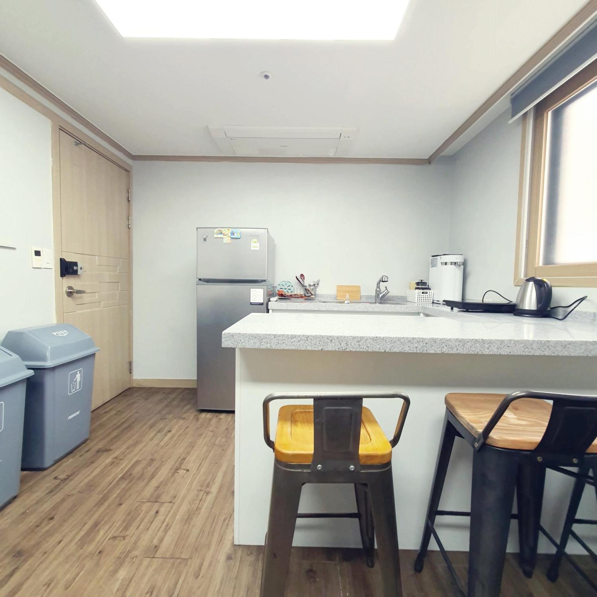 Roi Guesthouse Seoul Exterior photo